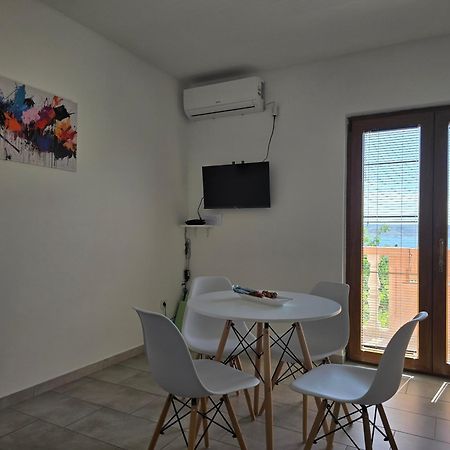 Apartment Ante And Dijana Starigrad Paklenica Exterior foto